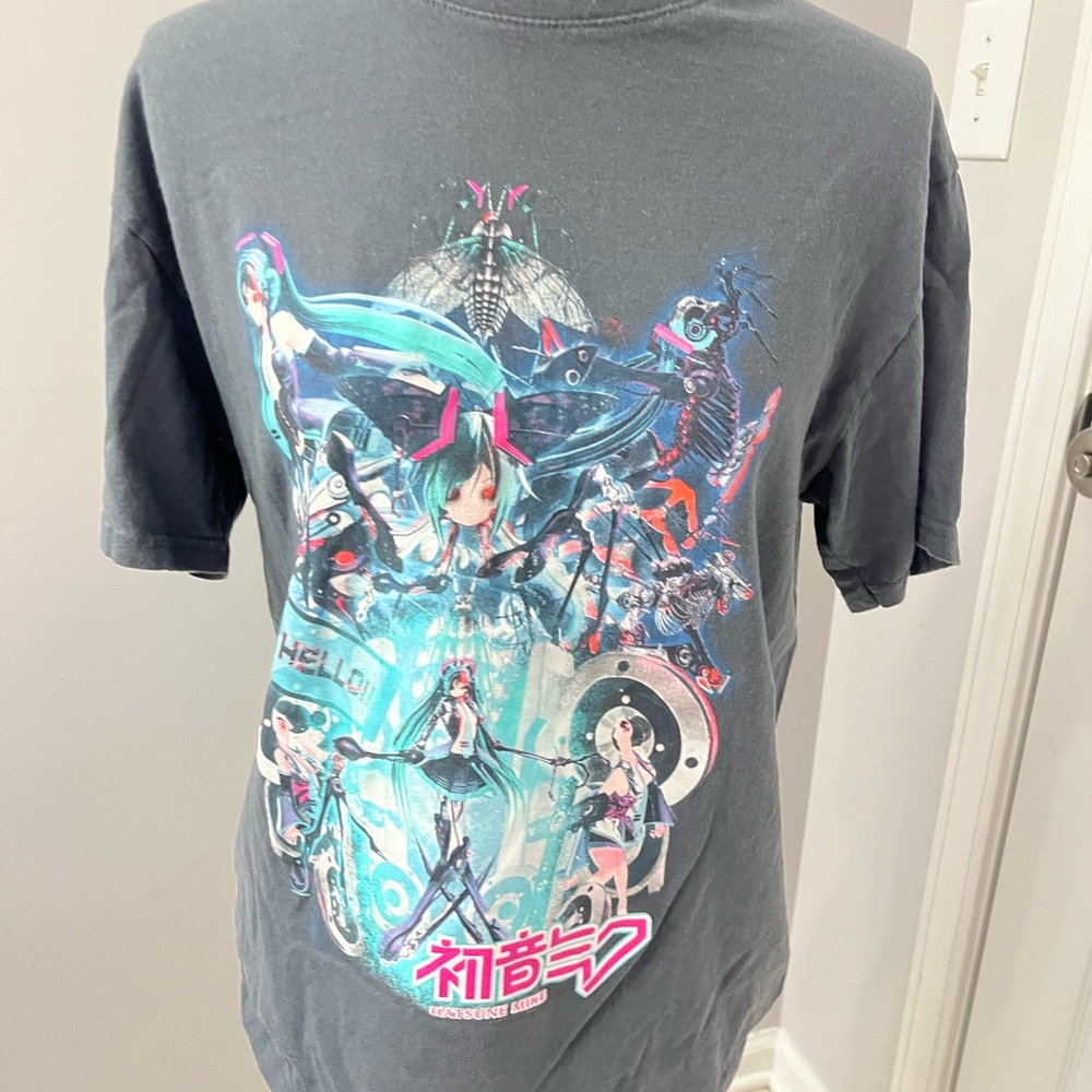 Graphic Miku T-Shirt in Gray